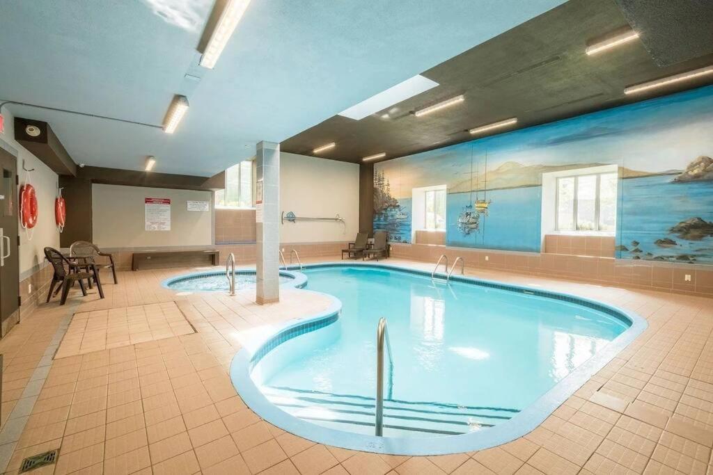 Superbe Condo Bord De L'Eau A Magog Exterior foto